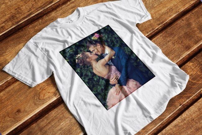 Как выбрать футболку в подарок девушке